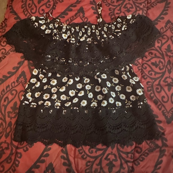 Flower top - Picture 1 of 1